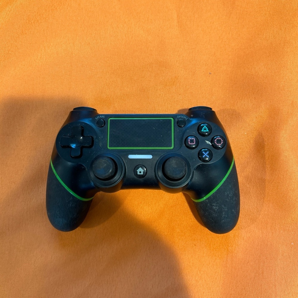 Railay PS-403 Black Wireless Rechargeable Gaming Controller For PlayStation 4
